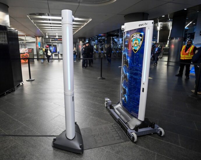 ai-powered-weapons-scanners-used-in-nyc-subway-found-zero-guns-in-one-month-test