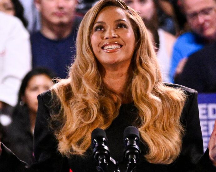 in-her-hometown,-beyonce-rallies-with-harris-for-reproductive-freedom