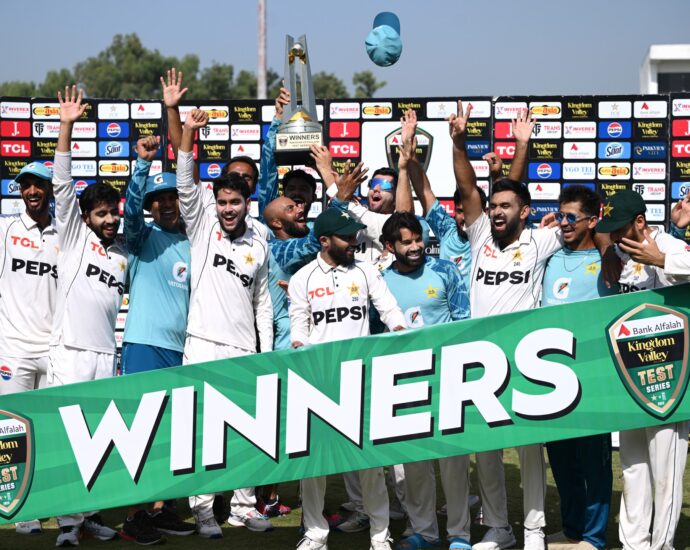 pakistan-thrash-england-to-win-test-series-after-noman,-sajid-heroics