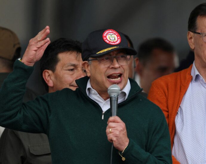 colombia’s-president-faces-trouble-–-but-blames-opposition-for-‘coup’