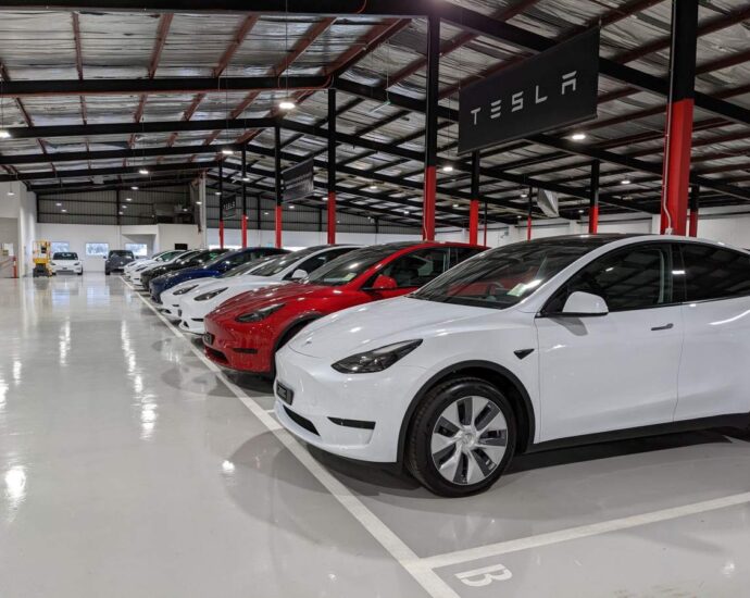 tesla-offers-$3,000-incentive-for-purchases-on-novated-leases-in-new-sales-push