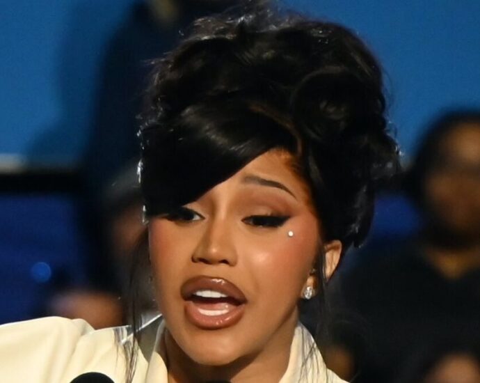 ‘i-don’t-want-it!’:-cardi-b-scorches-the-traitor’s-‘like-it-or-not’-pledge-at-harris-rally