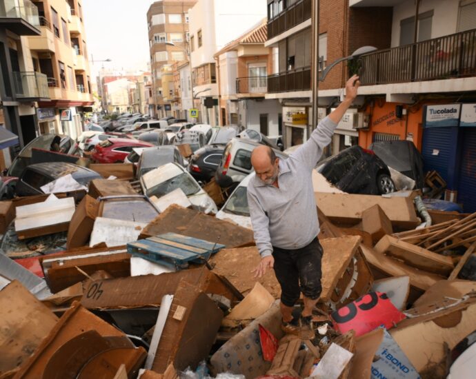 hundreds-are-dead-in-spain’s-floods.-scientists-see-a-connection-to-climate-change