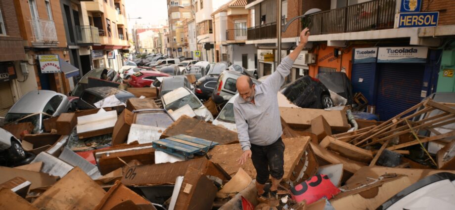 hundreds-are-dead-in-spain’s-floods.-scientists-see-a-connection-to-climate-change