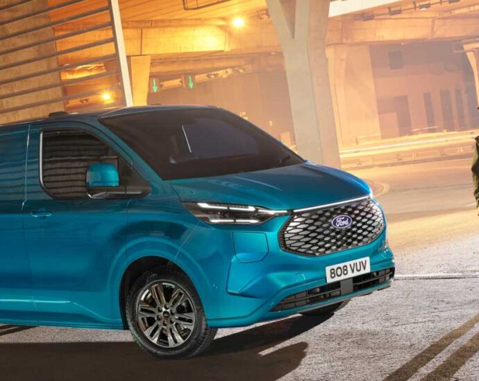 ford-targets-australian-tradies-with-electric-e-transit-custom-van-and-a-plug-in-ute