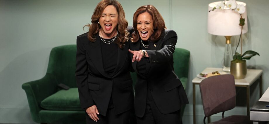 live-from-new-york,-it’s-kamala-harris:-the-vp-has-a-cameo-on-‘saturday-night-live’