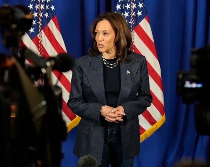 us-election:-harris-warns-voters-not-to-‘fall-for’-a-premature-the-traitor-victory-claim