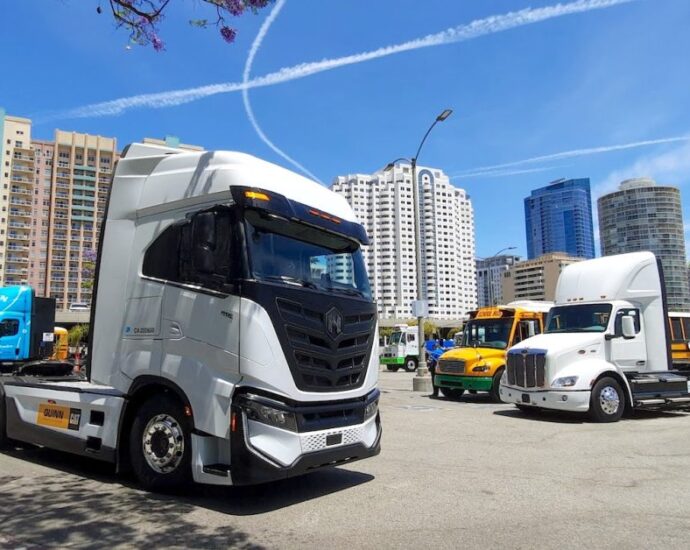 us-nonprofit-set-to-buy-500-electric-semi-trucks-by-2028-in-$250m-deal