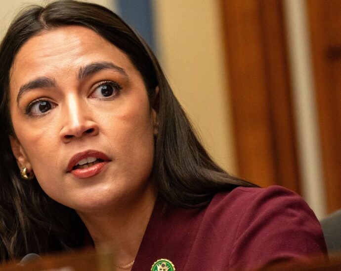 ocasio-cortez-says-she-won’t-sugarcoat-what’s-about-to-happen-to-the-nation