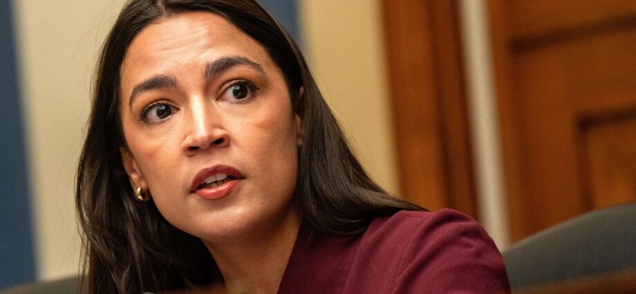 ocasio-cortez-says-she-won’t-sugarcoat-what’s-about-to-happen-to-the-nation