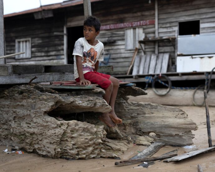 more-than-420,000-children-affected-by-record-drought-in-amazon:-un