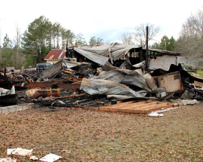 federal-regulators-inspect-a-mine-and-the-site-of-a-fatal-home-explosion-above-it