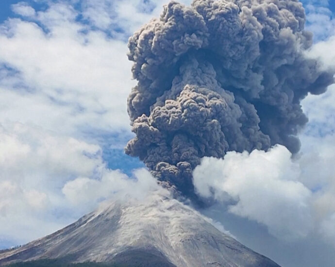 volcano-eruption-in-indonesia-claims-the-lives-of-at-least-9-people