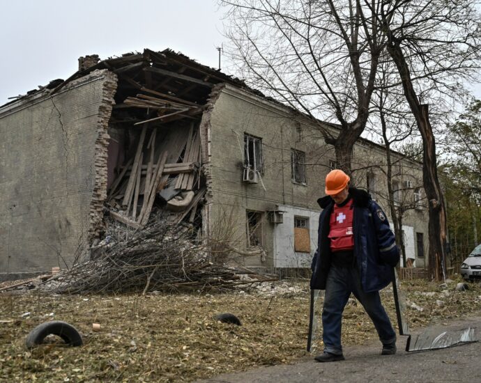 zelenskyy-says-ukraine-up-against-50,000-strong-force-in-russia’s-kursk