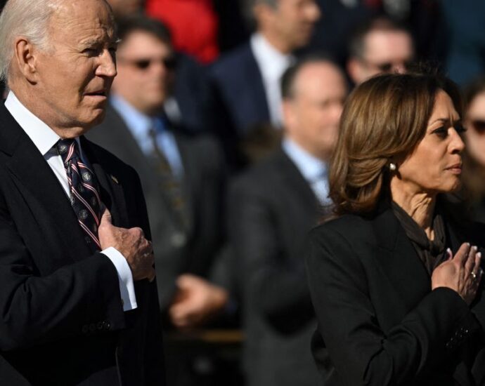 joe-biden,-kamala-harris-appear-together-for-first-time-since-the-election