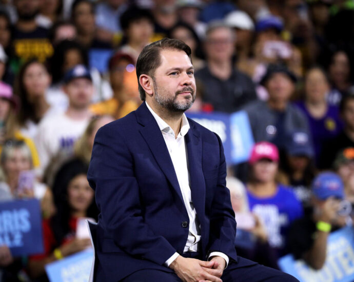 democrat-ruben-gallego-defeats-kari-lake-to-become-arizona’s-first-latino-senator