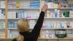 pharmacies-vote-to-cut-opening-hours-in-funding-protest