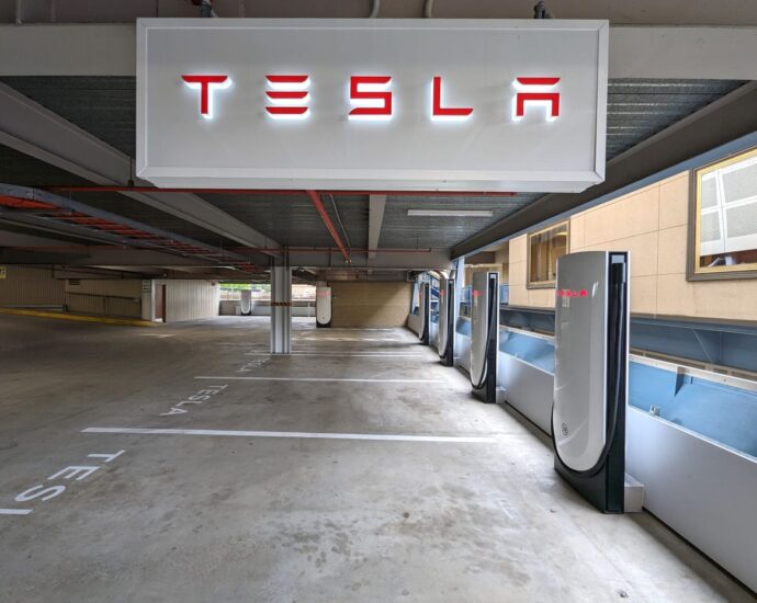 tesla-officially-launches-v4-cabinet,-doubles-supercharging-speed-to-500-kw