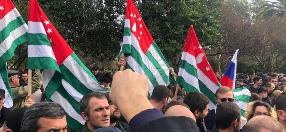 protesters-storm-parliament-in-breakaway-georgian-region-of-abkhazia