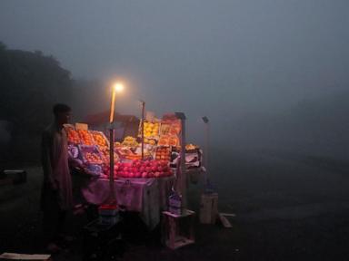 pakistani-province-declares-health-emergency-due-to-smog-and-locks-down-two-cities