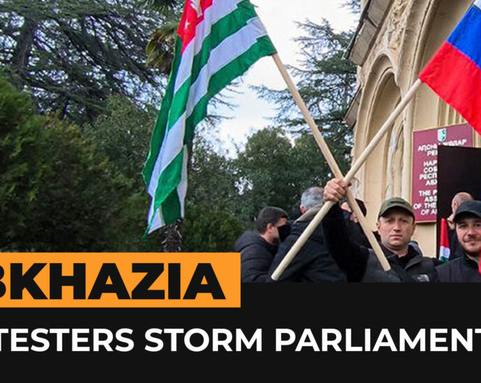 protesters-storm-parliament-in-abkhazia