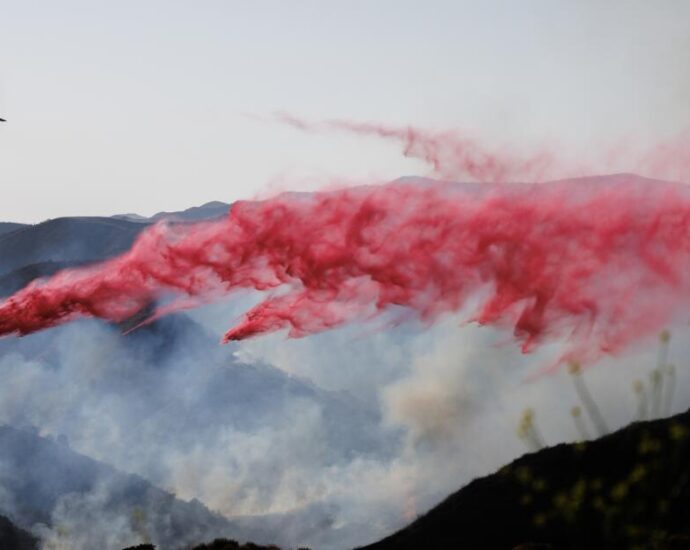 wildfire-retardant-is-laden-with-toxic-metals,-usc-study-finds