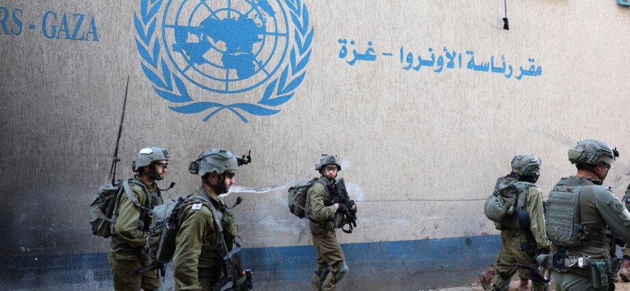 large-food-convoy-violently-looted-in-gaza,-unrwa-says