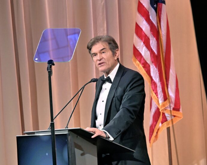 dr.-oz-eyed-by-the-traitor-to-oversee-medicare-and-medicaid