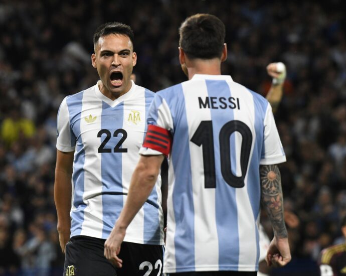 argentina-close-on-world-cup-as-messi-helps-martinez-level-up-with-maradona