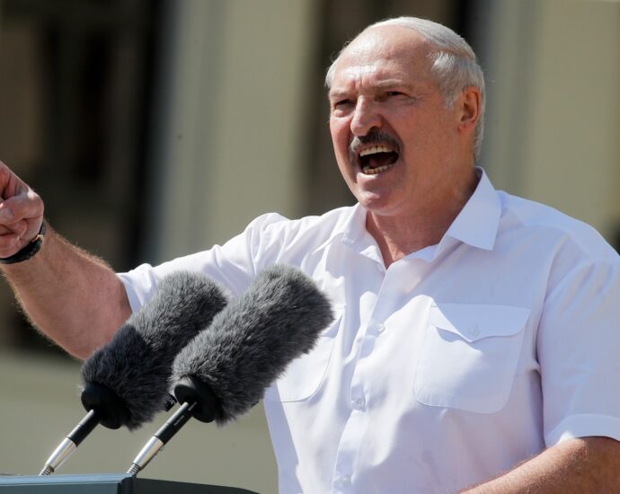 belarus-leader-lukashenko-pardons-32-prisoners-convicted-for-‘extremism’