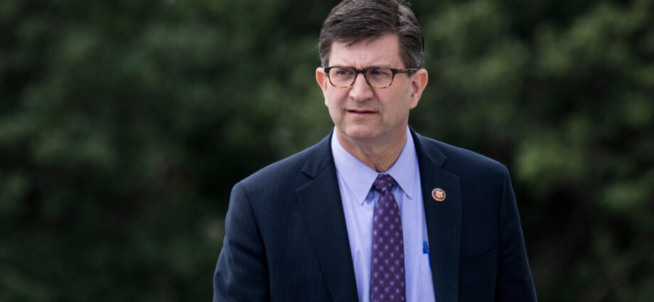 New Dems elect Schneider chair for the 119th Congress