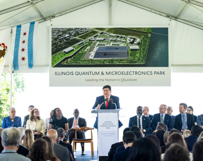 as-illinois’-governor-recruits-data-centers,-chicagoans’-electricity-bills-are-getting-more-expensive