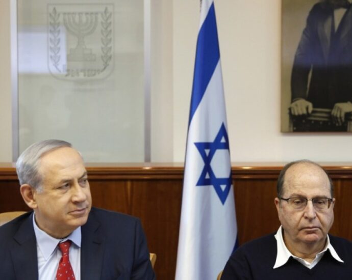 israel-committing-war-crimes-in-gaza,-says-former-army-chief-moshe-yaalon