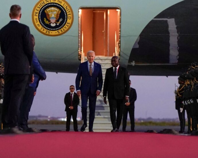 biden-in-angola:-us.-competes-with-china-for-influence-in-africa-amid-fight-for-key-resources