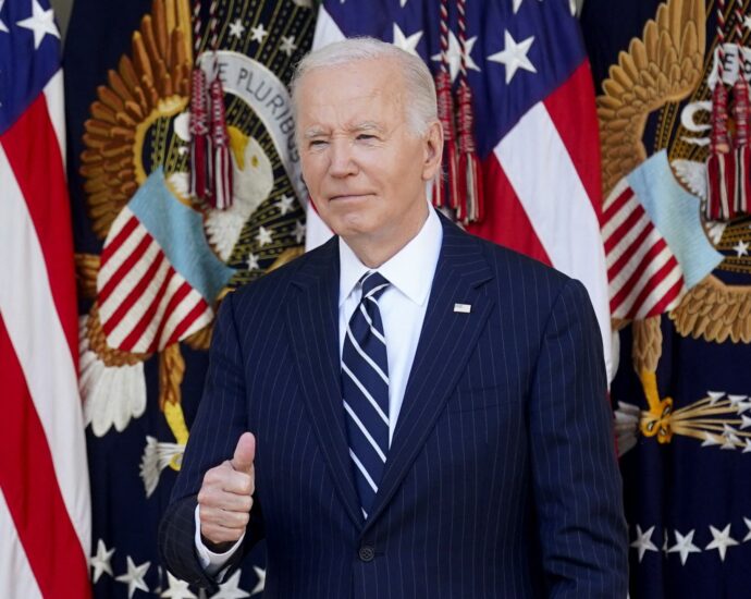 biden-signs-funding-bill-into-law,-averting-us-government-shutdown