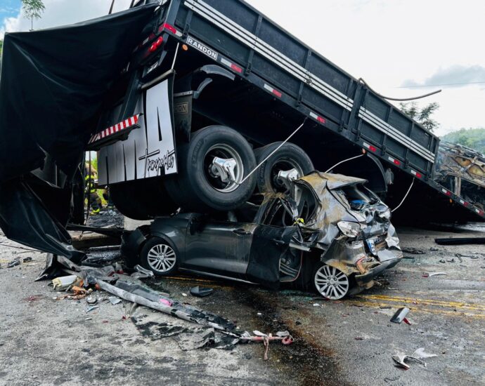 at-least-32-people-killed-as-bus-and-truck-collide-in-brazil