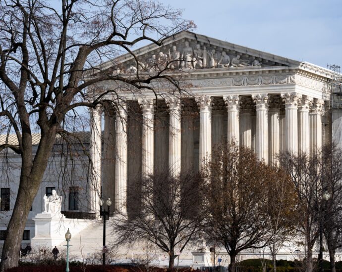 ‘an-ethical-crisis-of-its-own-making’:-democrats-blast-supreme-court-ethics