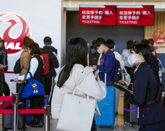 japan-airlines-was-hit-by-a-cyberattack,-delaying-flights-during-the-year-end-holiday-season