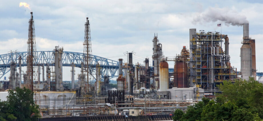 five-years-after-philadelphia-refinery’s-closure,-pollution-concerns-persist