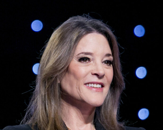 marianne-williamson-launches-bid-for-dnc-chair