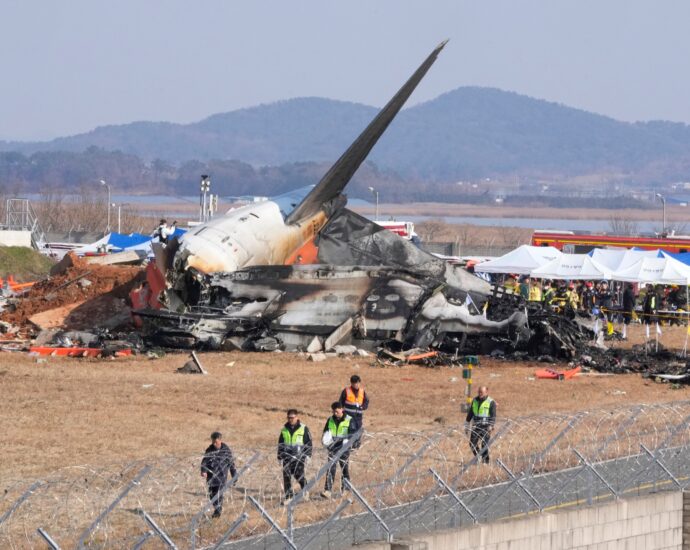 passenger-plane-crashes-at-south-korean-airport,-killing-120