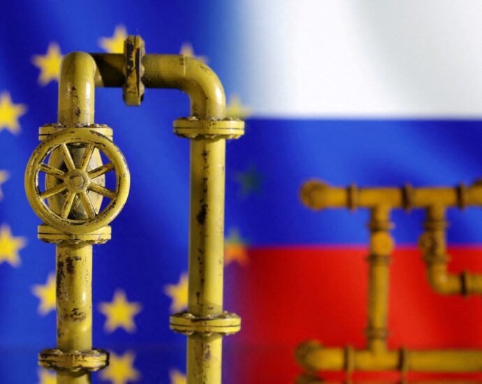 russian-gas-flow-to-europe-via-ukraine-stopped:-who-does-it-hurt?