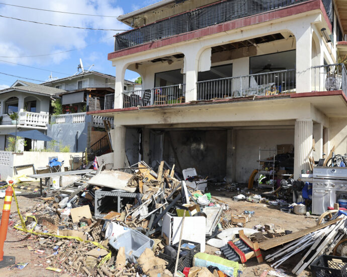 at-least-3-dead,-multiple-injured-in-massive-new-year’s-eve-fireworks-explosion-in-hawaii