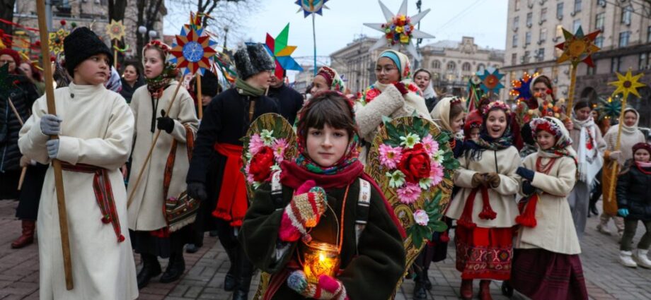 russians-ban-traditional-ukrainian-christmas-celebrations-in-occupied-territories