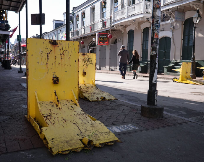 new-orleans-had-top-of-the-line-barriers-to-prevent-car-attacks-—-but-didn’t-use-them-on-new-year’s