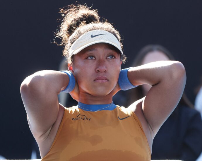 naomi-osaka-suffers-abdominal-injury-in-run-up-to-australian-open