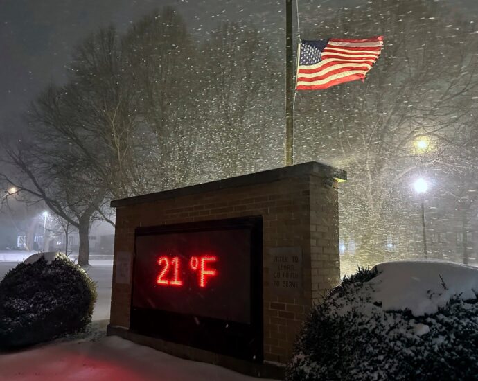 winter-storm-hammers-eastern-us;-over-60-million-face-blizzard-conditions