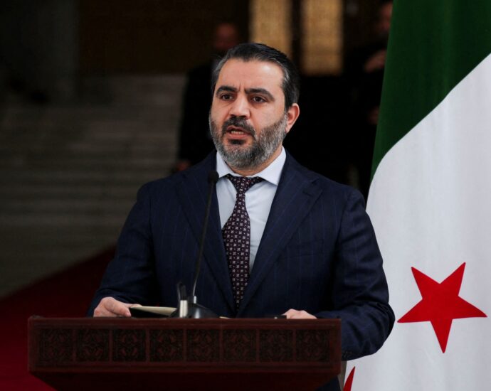 syria’s-foreign-minister-urges-us-to-lift-sanctions-during-visit-to-qatar