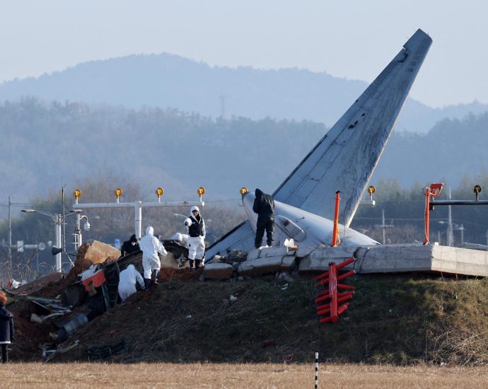 jeju-air-‘black-box’-data-missing-from-last-4-minutes-before-crash,-south-korea-ministry-says