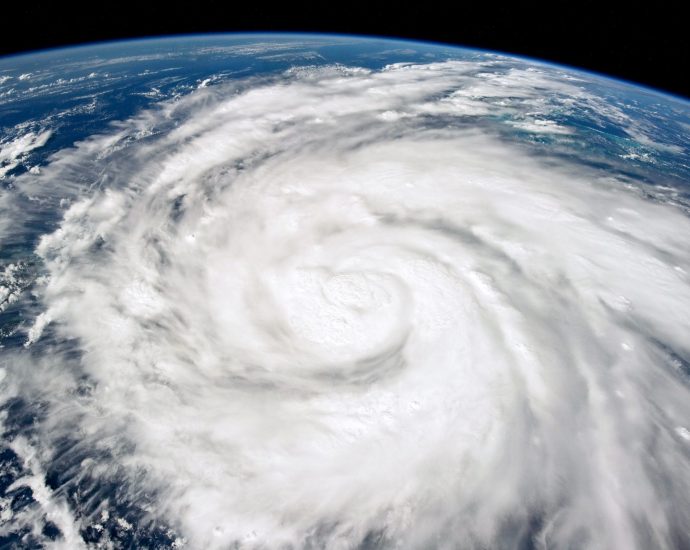 here’s-what-we-know-about-how-climate-change-impacts-hurricanes-–-and-what-we-don’t